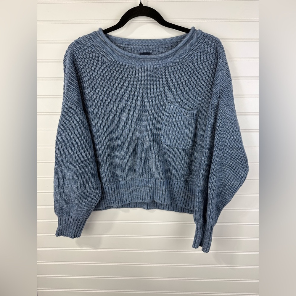 GAP womens Blue chunky knit oversized cropped sweater. Size Medium Petite